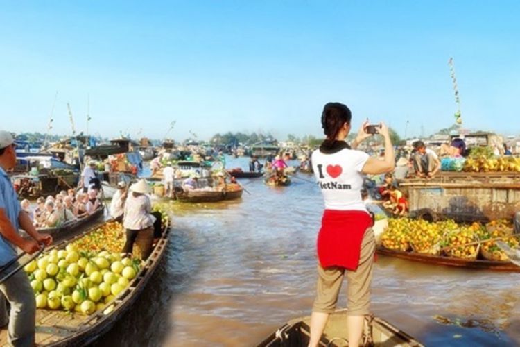 Day 16: Can Tho - Cai Rang Floating Market - Ho Chi Minh City (Breakfast, Lunch)